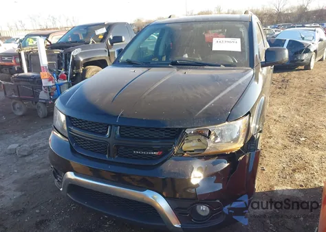 2018 Dodge Journey Crossroad z USA, uszkodzony, nr VIN 3C4PDCGB6JT520591